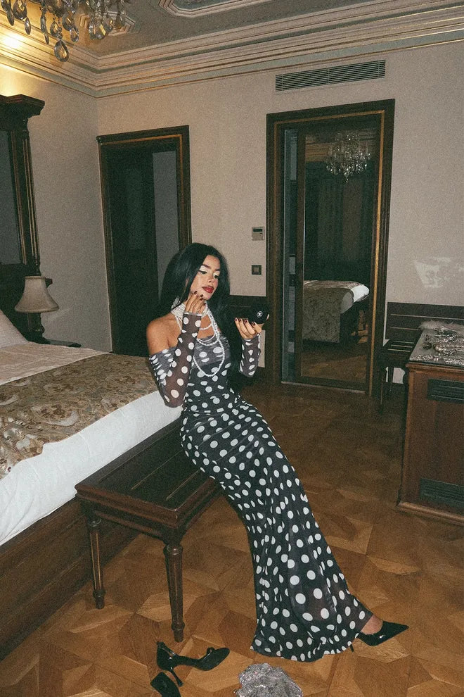 Vestido elegante às bolinhas