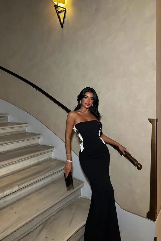 Vestido elegante com laço nos lados