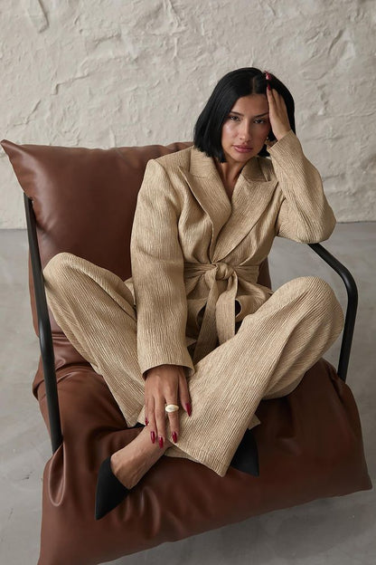 Terno com Jaqueta e Calça