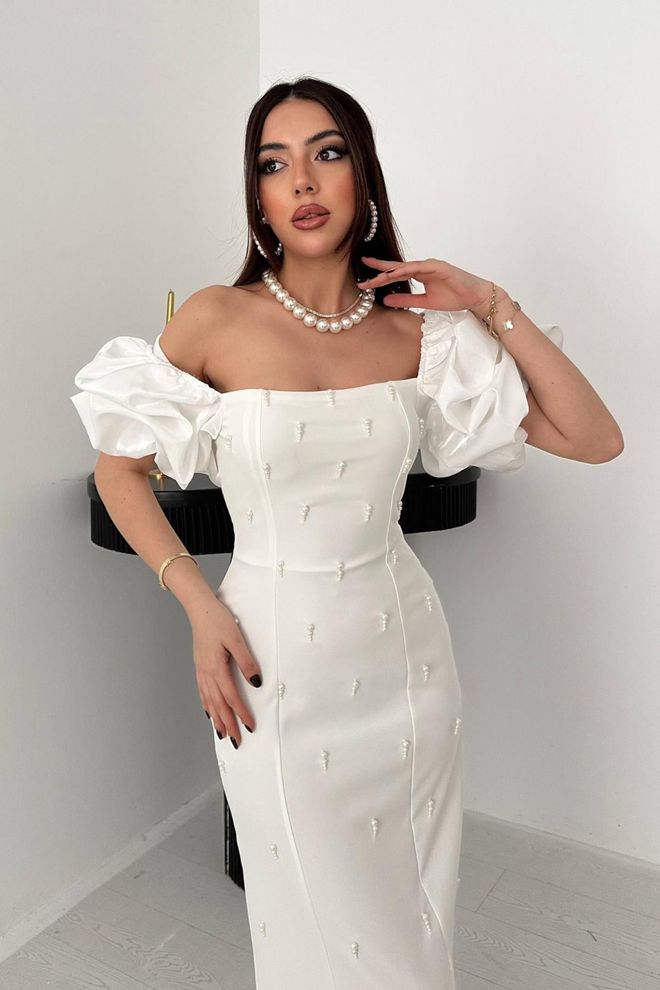 Vestido Mangas Balão com Pérolas