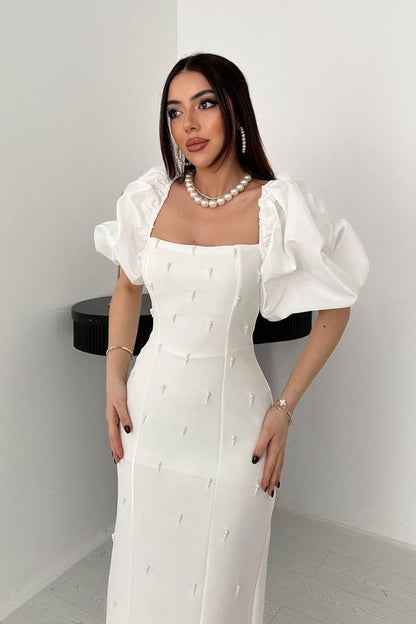 Vestido Mangas Balão com Pérolas