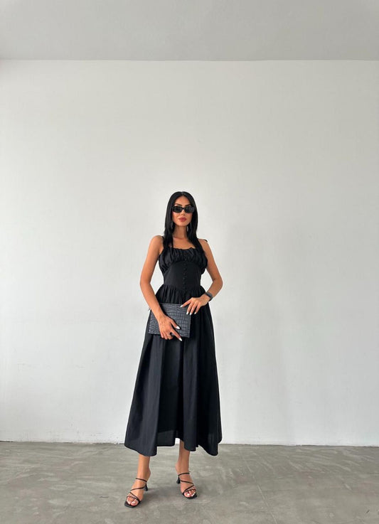 Vestido com detalhes botões na frente