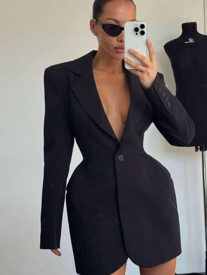Blazer Vestido Preto Estruturado Cintura Marcada